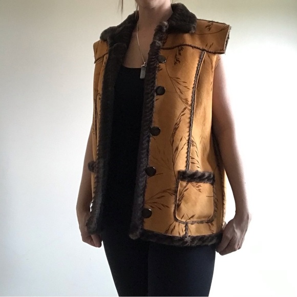 Robert Kitchen Canada Vegan Suede Faux Fur Vest Farmhouse Farmcore - Picture 2 of 5